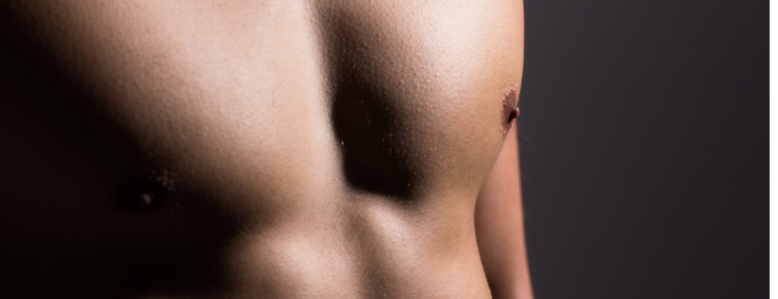 Mammectomie et top surgery FTM à Paris avec le Dr Brault pour masculiniser le torse